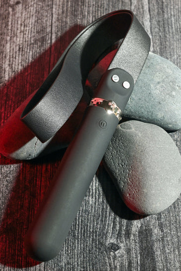 Adam & Eve SPANK ME VIBE BLACK