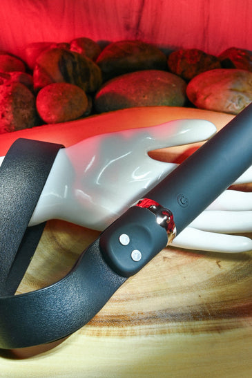 Adam & Eve SPANK ME VIBE BLACK